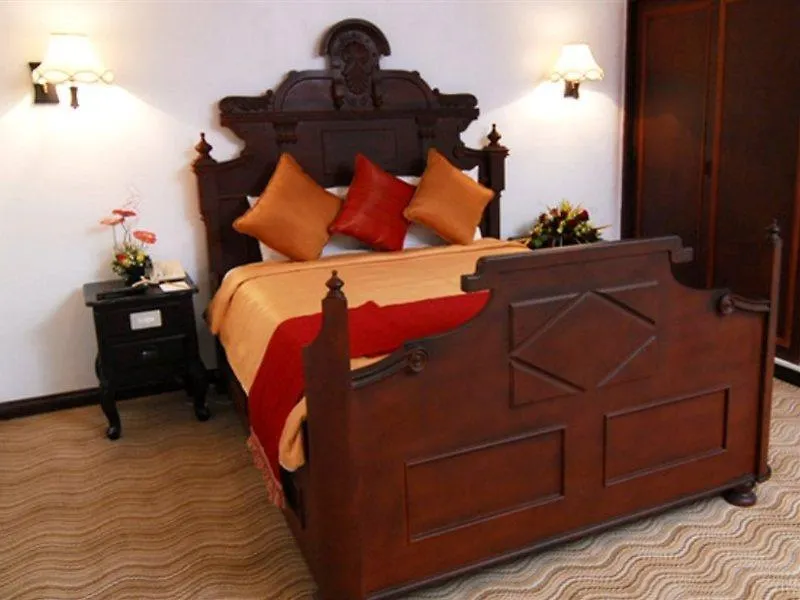 Bayview Park Hotel Manila 3*,